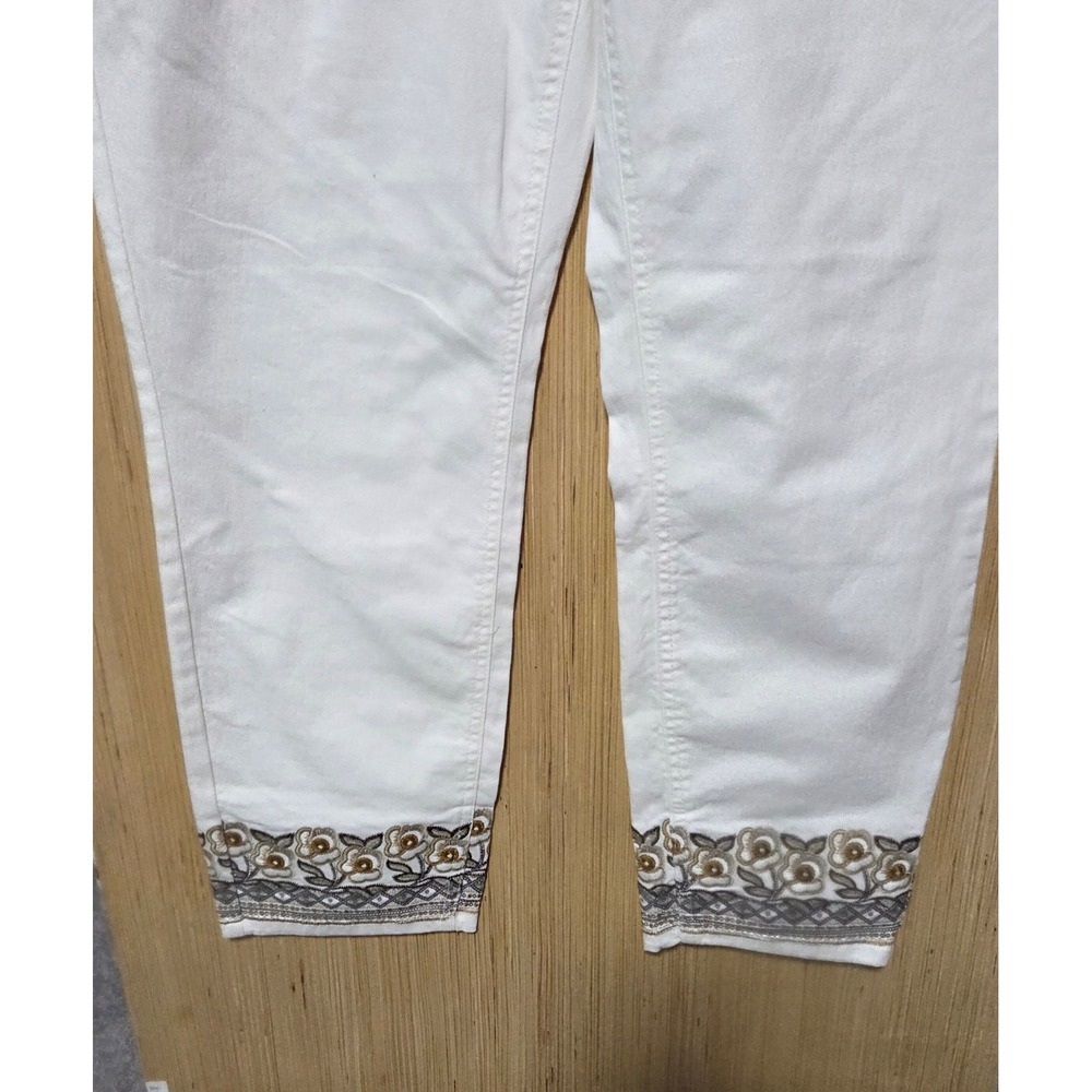 Cato Size 12P Ladies Embroidered Ankle Pants White Denim Jeans - Picture 3 of 5